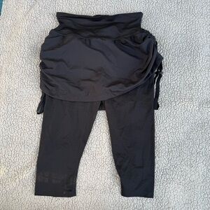 SPANX Black Skirted Capris